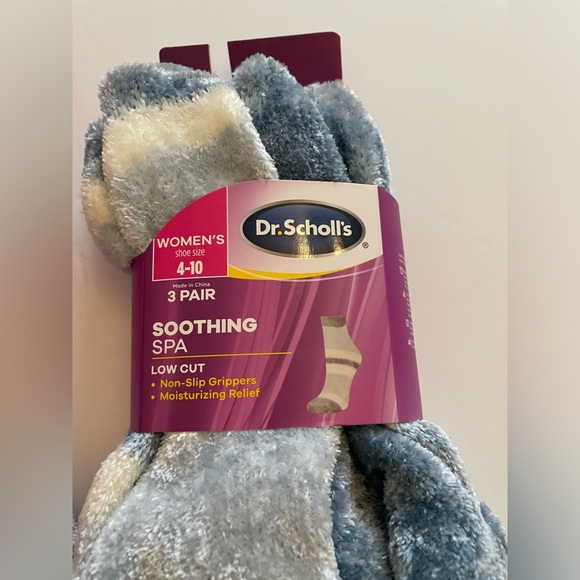 Dr. Scholl’s Soothing Spa Low Cut Fuzzy Socks 2 Packs 1 Purple & 1 Blue - Picture 2 of 7
